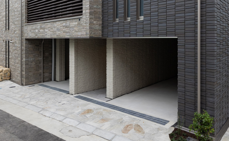 ビルトインガレージの写真